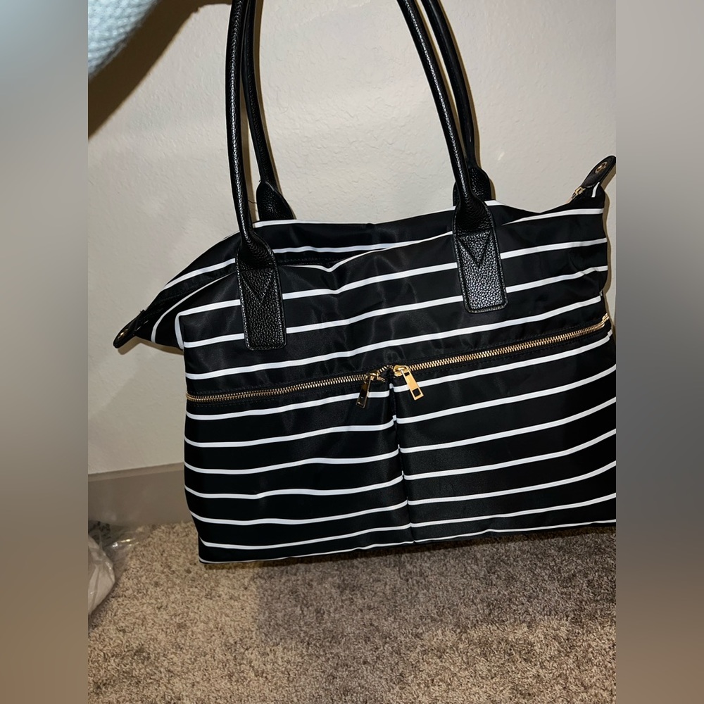 XL overnight bag with two front zippers and inside pocket